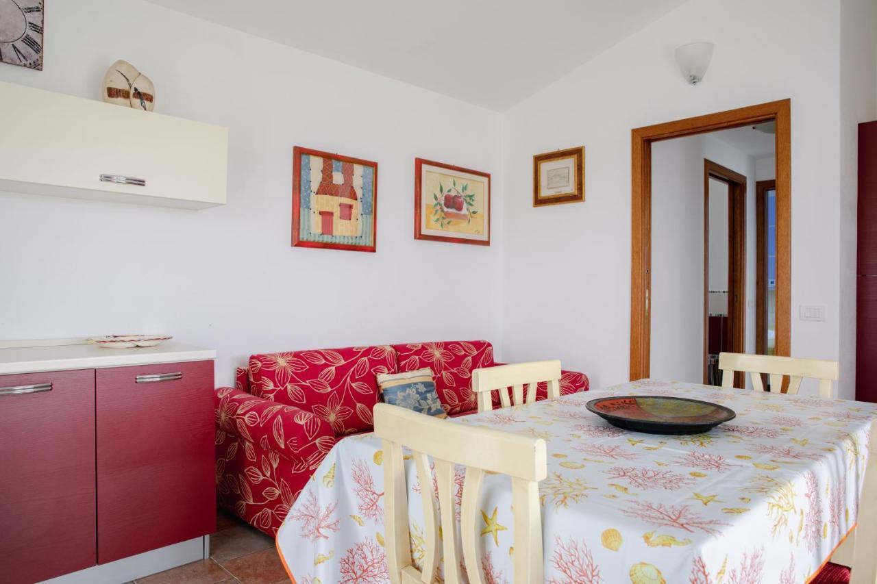 タナウネッラ Le Residenze Di Baia Sant'Annaヴィラ エクステリア 写真