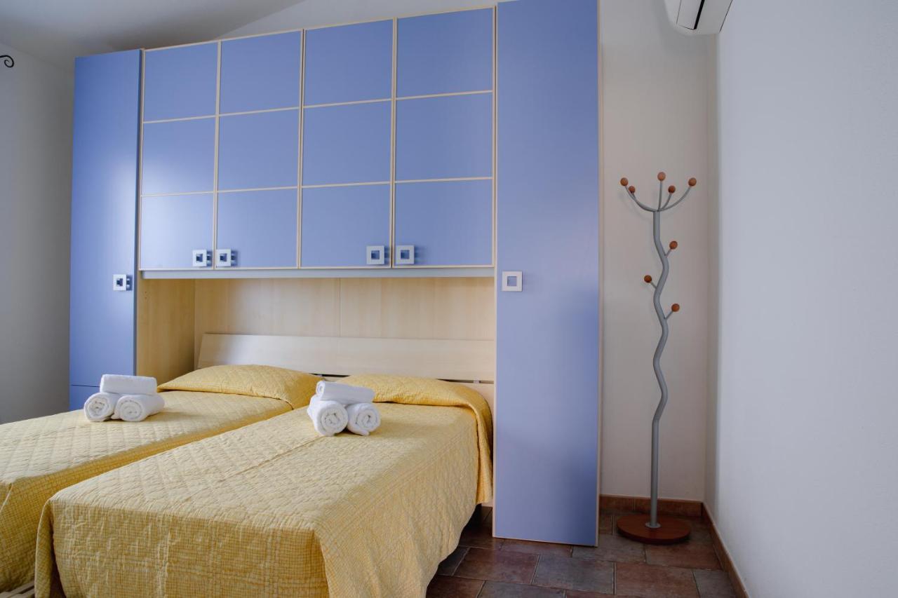タナウネッラ Le Residenze Di Baia Sant'Annaヴィラ エクステリア 写真