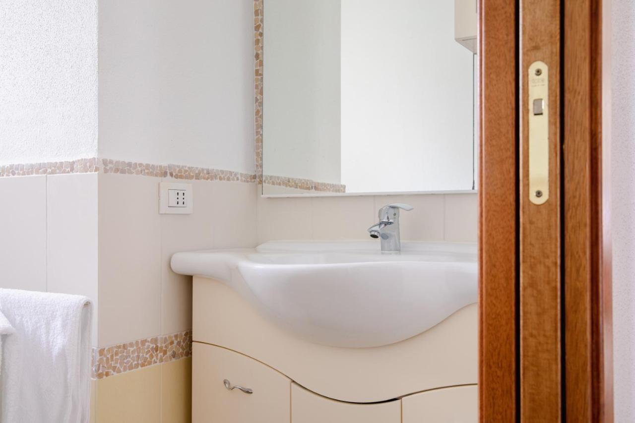 タナウネッラ Le Residenze Di Baia Sant'Annaヴィラ エクステリア 写真