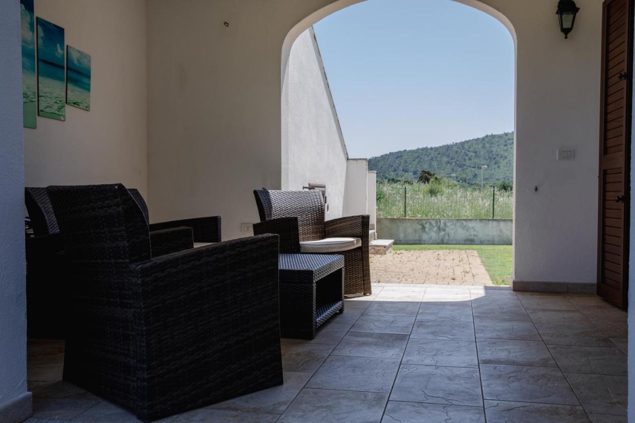 タナウネッラ Le Residenze Di Baia Sant'Annaヴィラ エクステリア 写真