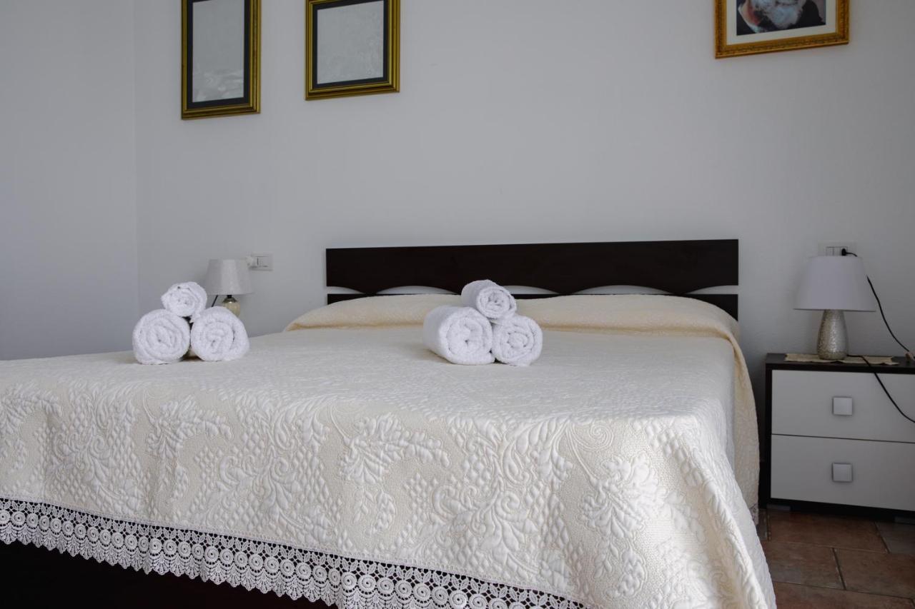 タナウネッラ Le Residenze Di Baia Sant'Annaヴィラ エクステリア 写真